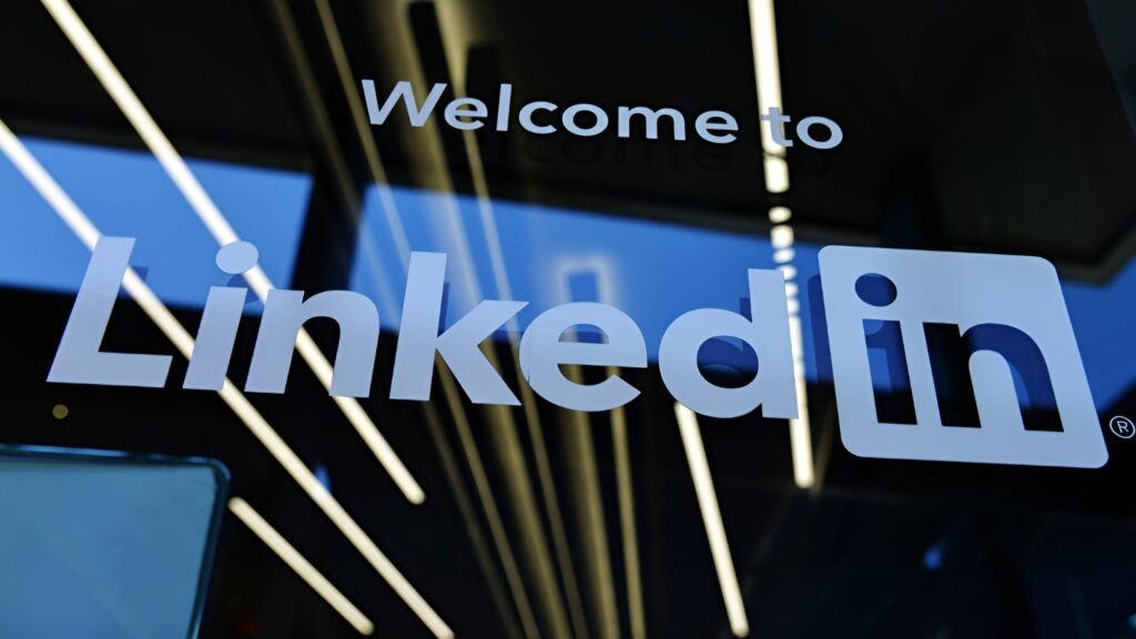 LinkedIn tuži ProAPIs zbog korišćenja milion lažnih naloga za prikupljanje podataka korisnika-Kiber.ba